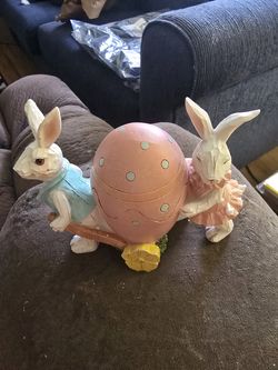 5.5 Bunny Figurines &Egg With Tealight