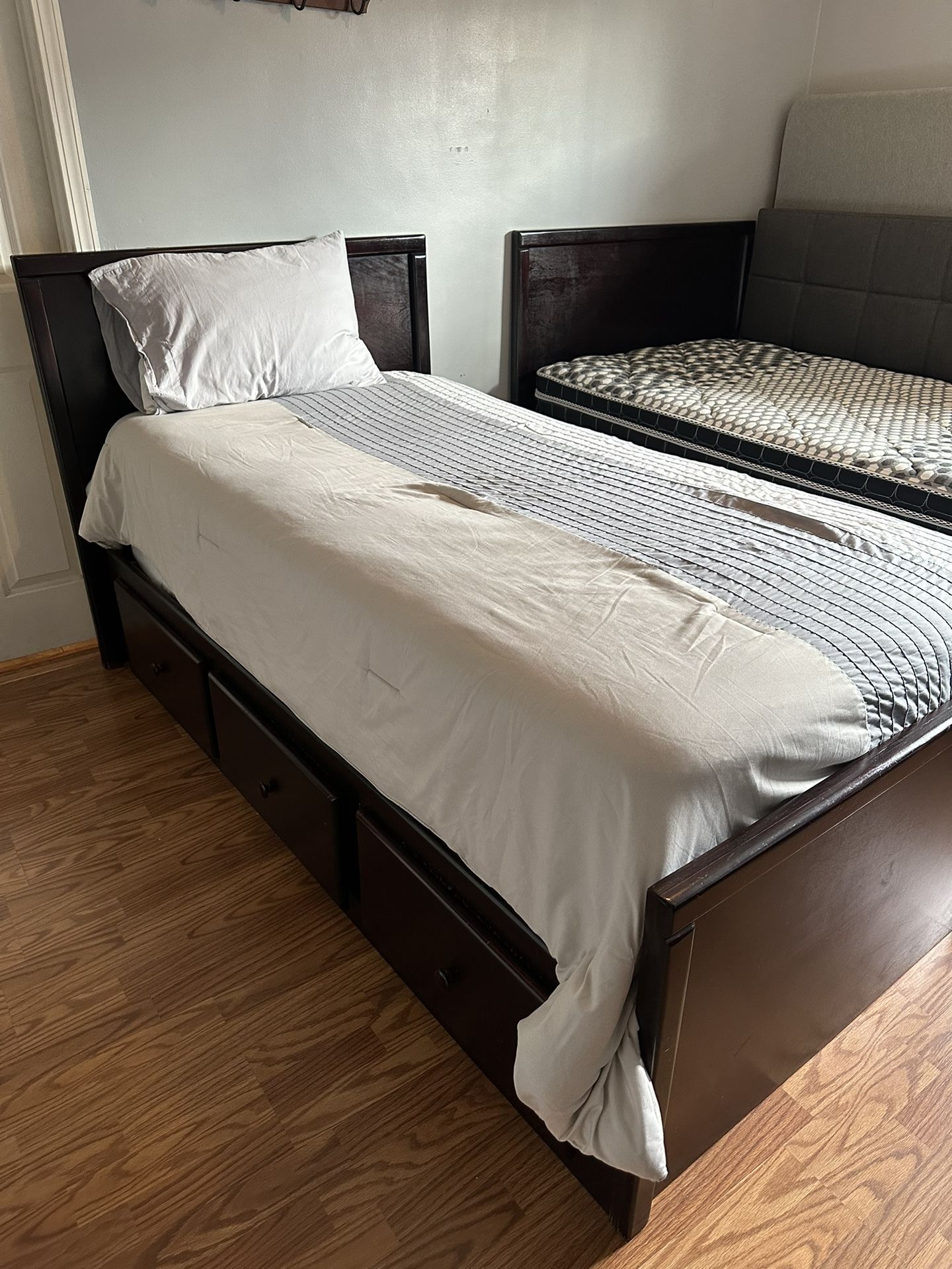 Twin Bed