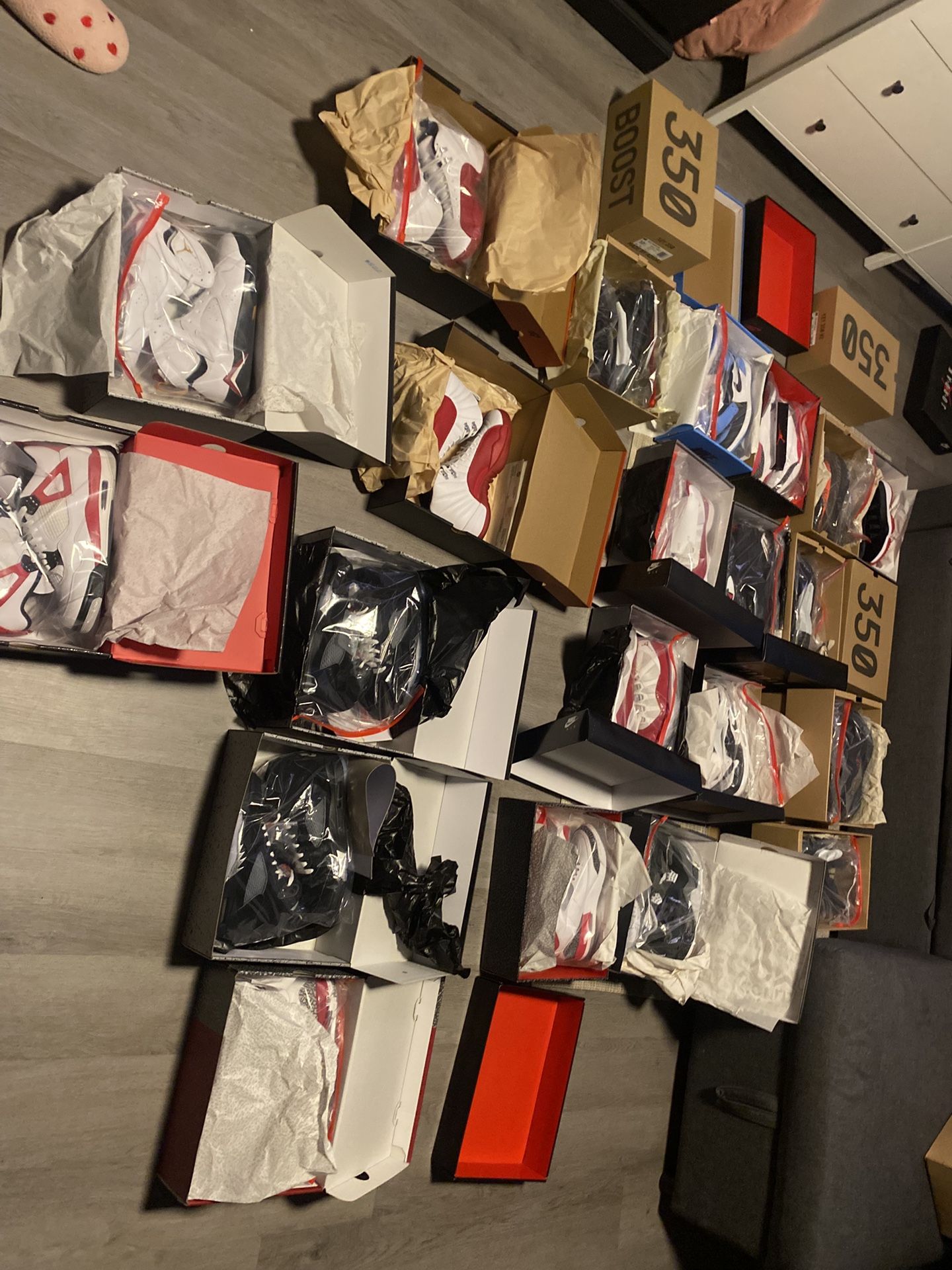 Jordans 8.5 Yeezys Size 9