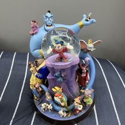 Vintage 1992 Disney Wonderful World of Disney Snow Globe