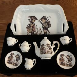 New in box Collectable M.J. Hummel Porcelain Mini Tea Set