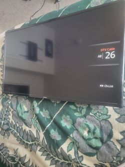 40 Inch Samsung TV With Remote (Great Condition)