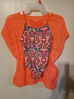 New 2 piece swimsuit size 4-5