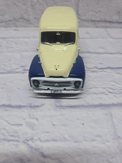 2004 First Gear 1953 International R-110 model Scale Vehicle
