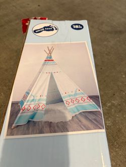 Tent children play