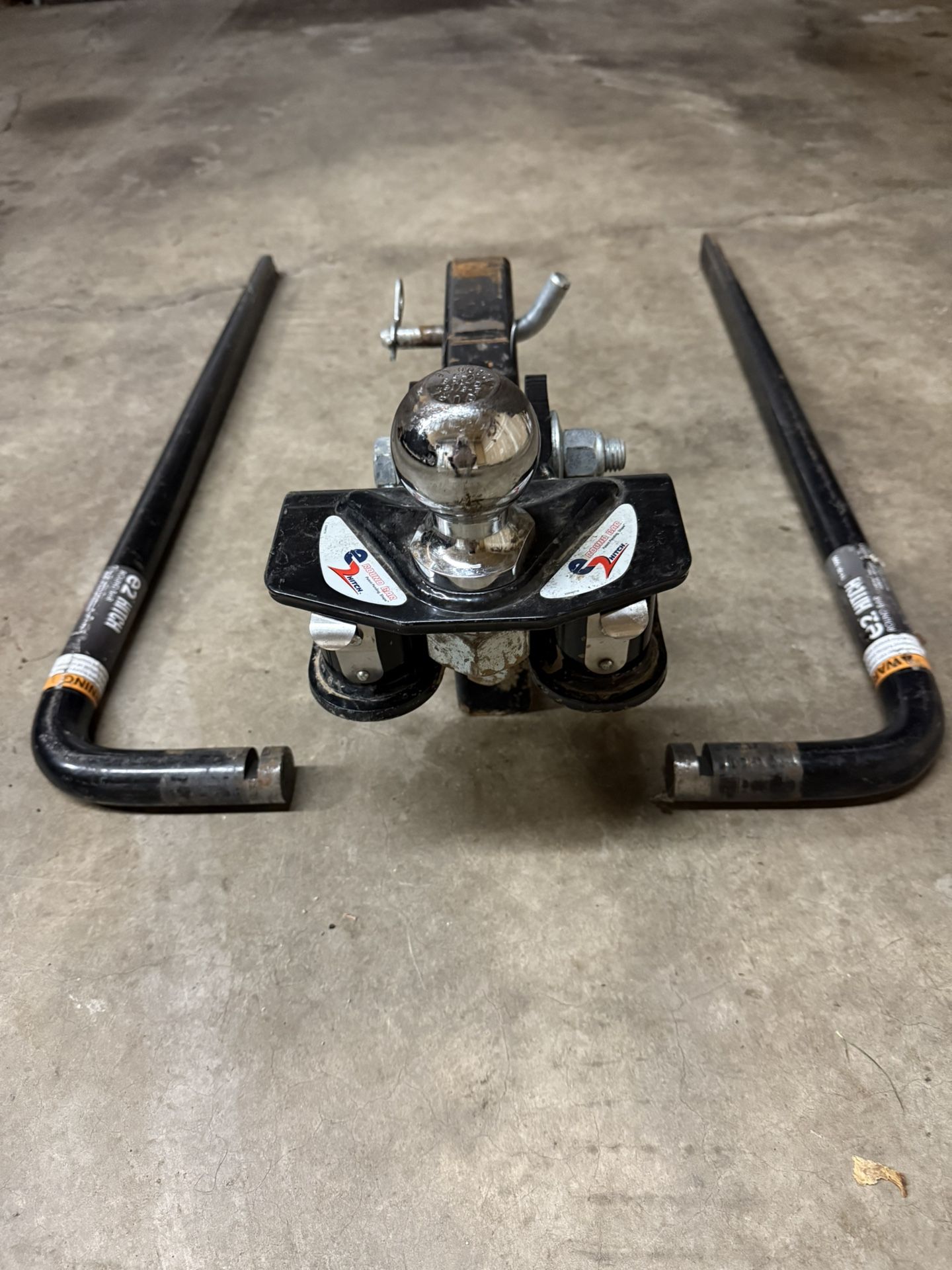 Trailer Hitch with Stabilizer Bars