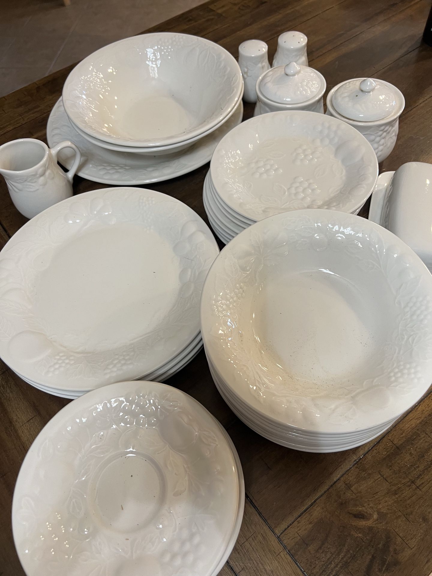 Gibson Dinner Set