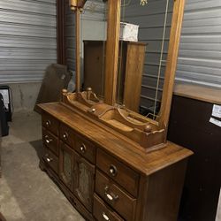 Wooden Dresser with optional mirror