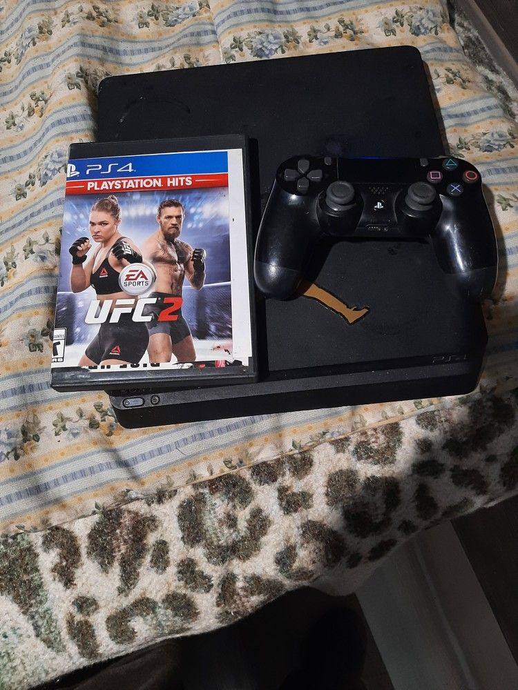 Ps4 1 Controll 2 Game UFC2 AND Streetfighter