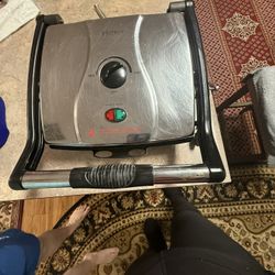 Sunvivi Panini Press Sandwich Maker: Electric Panini Press Grill with Locking Lid, 