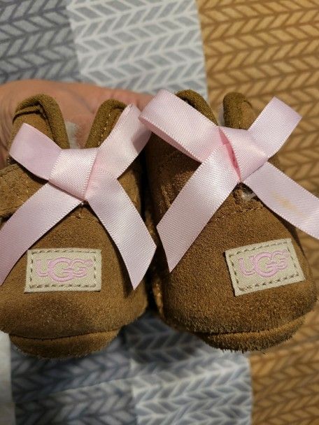 3 pair of toddler girls Ugg shoes size 2/3