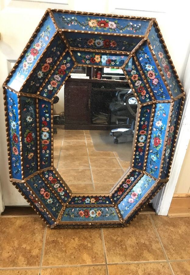 Ornate mirror ..... 32x42 ..... Absolutely Beautiful