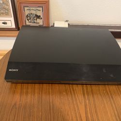 Sony Blueray Surround Sound Receiver And Accessories