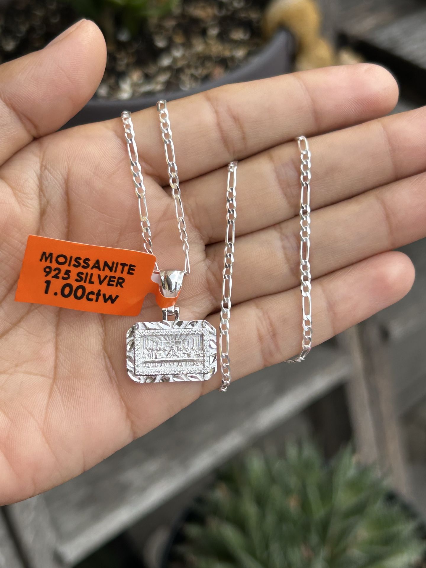 20’ Figaro chain and pendant