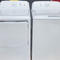 GE Hotpoint Washer & Dryer 
(Works Great)
Delivery Available 
Comes w/ Warranty 

Our Store is Located at:
1260 Highway 85 N.
Fayetteville,  GA