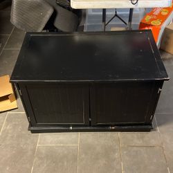 Cat Box With Openings On Both Sides. Made For A Self Clean Litter Box