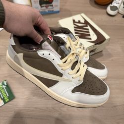 AJ1 Travis Scott Size 13 