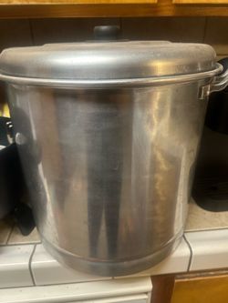 Tamale pot