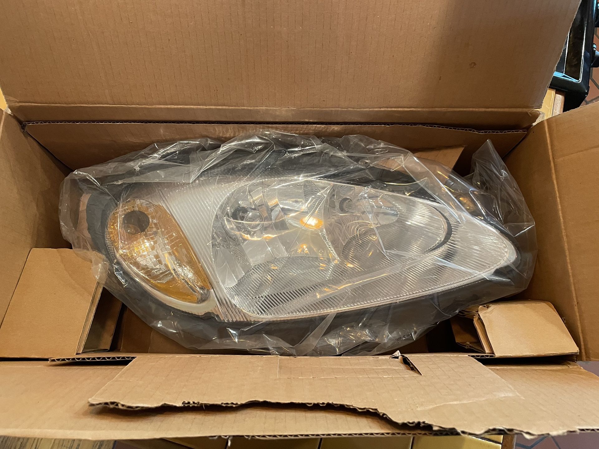 PT Cruiser Headlight Assembly