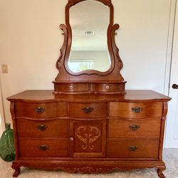Lexington Dressers & MIrror (3 Pieces)