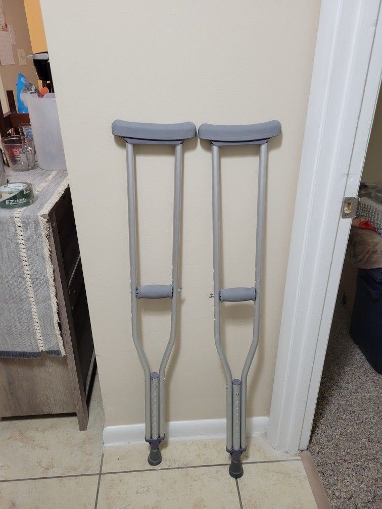 Adult Crutches