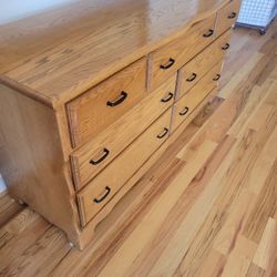 Amish Made Bedroom Set, Tall Dresser, Dresser, 2 End Tables And 3 Fold Mirror EXCELLENT CONDITION 