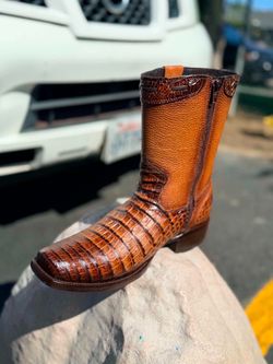 Bota vaquera estilo Dubái con cierre