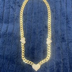 15 1/2 “ 14kt Cuban Link W/diamond Pave Hearts 