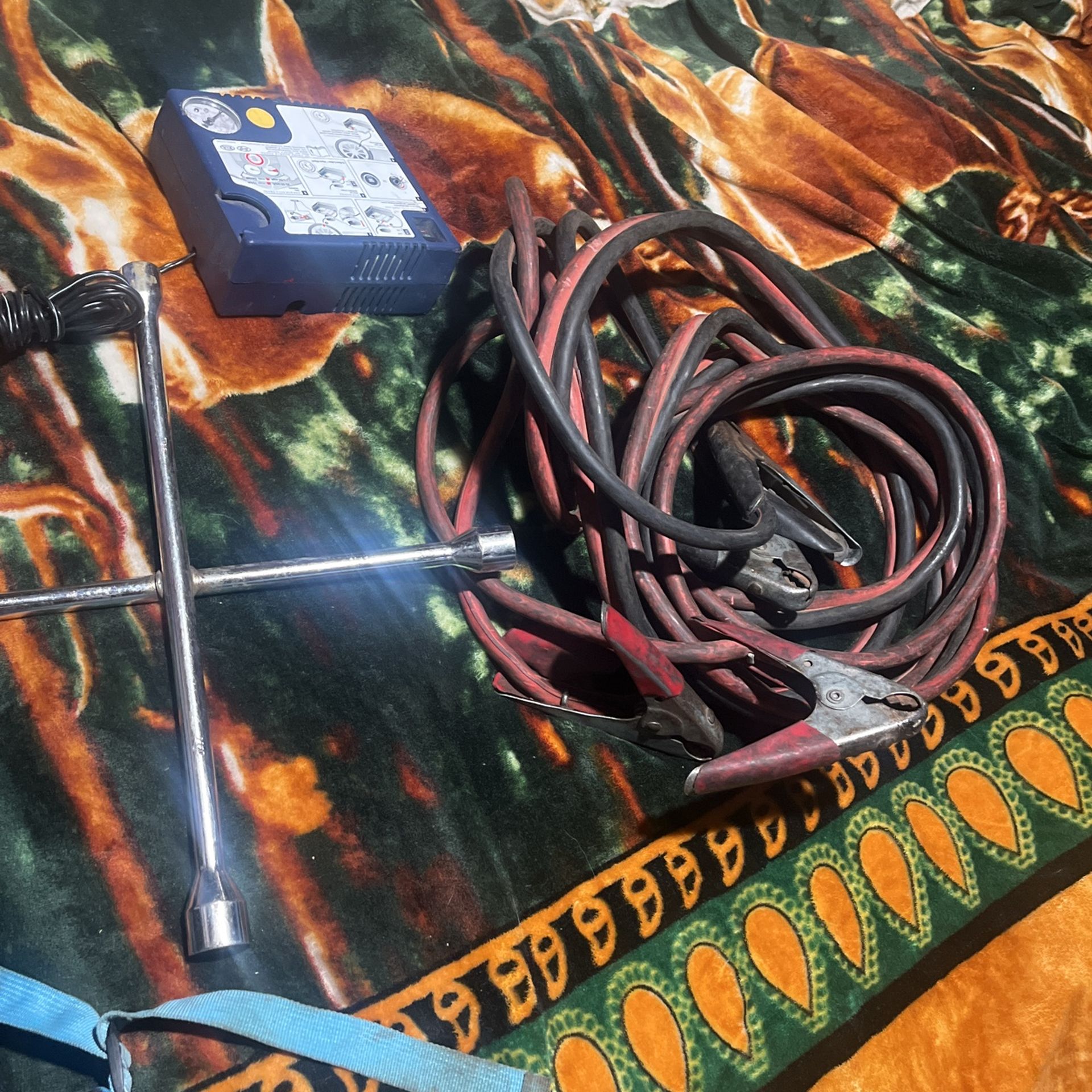 cables corriente,cruceta,,inflador llantas