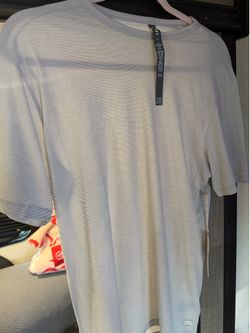 BRAND NEW MENS VUORI W TAGS !!