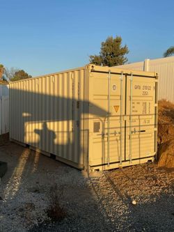 Storage shipping containers