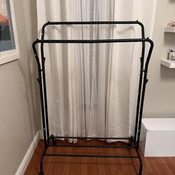 New Double Rod Clothing Rack Whit Wheels 