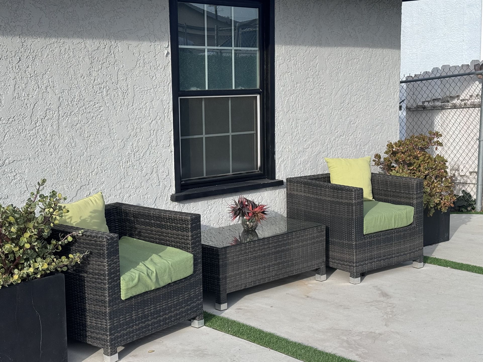 4 Pieces Patio set With green cushions