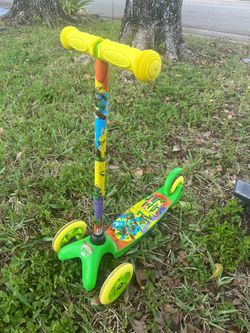 Teenage Mutant Ninja Turtles TMNT Kids 3-Wheel Scooter