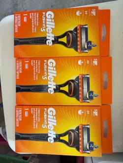 3 Gillette Fusion5 Razor with Cartridge – Lot of 3