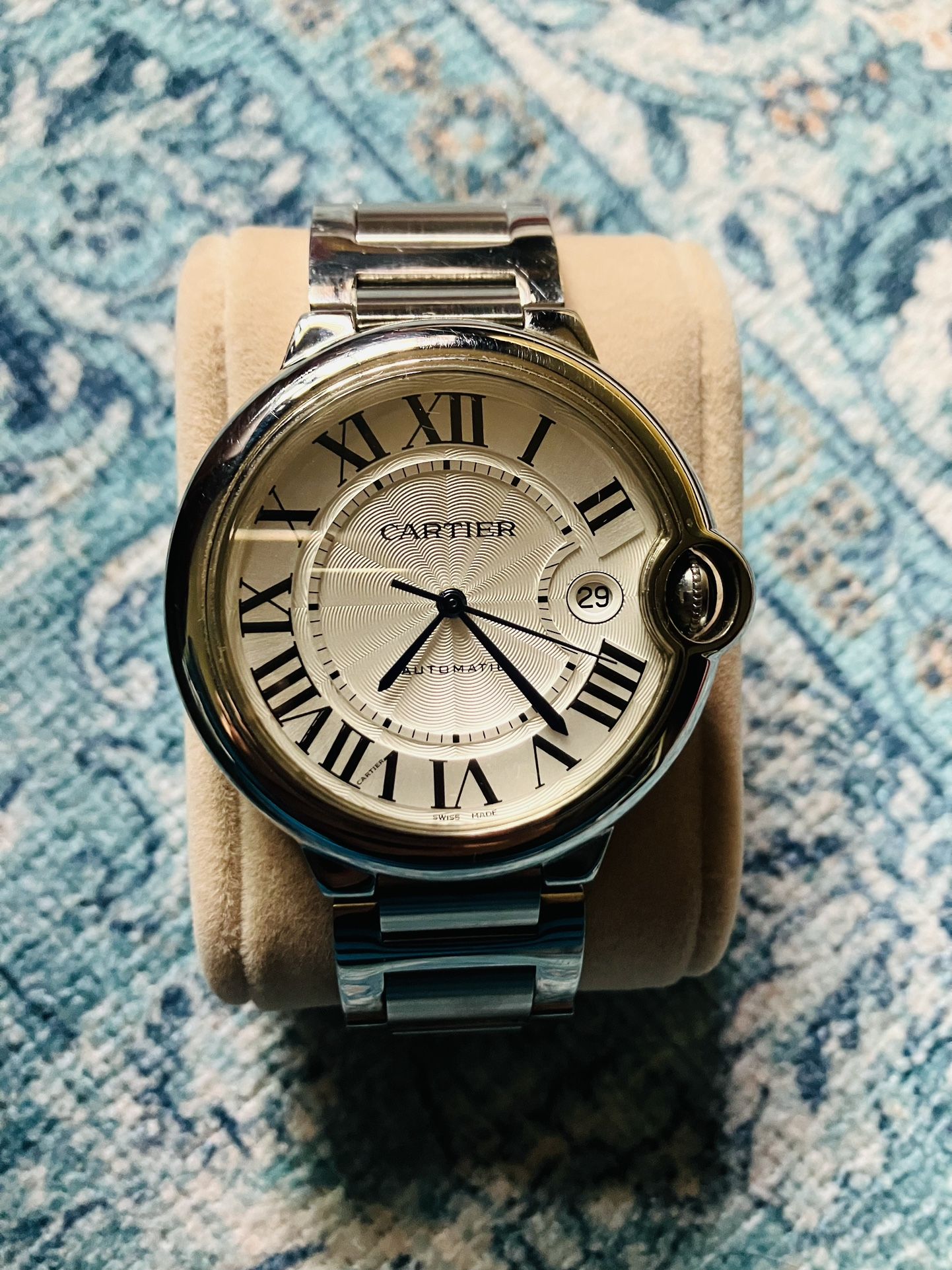 Hello Selling my watch collections, they are very well made and present a high quality watches. Some came with high quality watch boxes. Feel free t