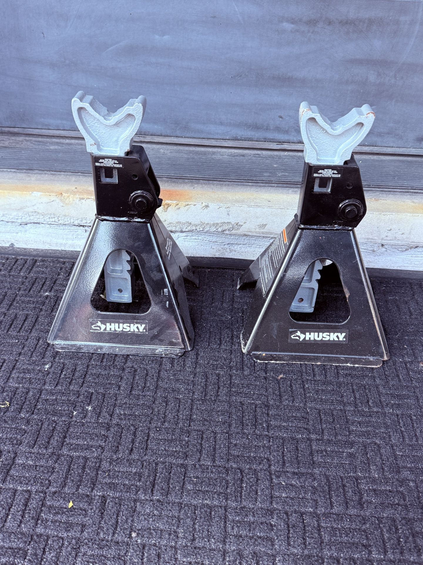 Husky_ 3-Ton Car Jack Stands