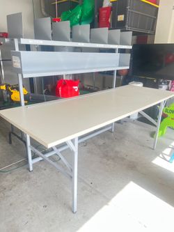 Station / Art table