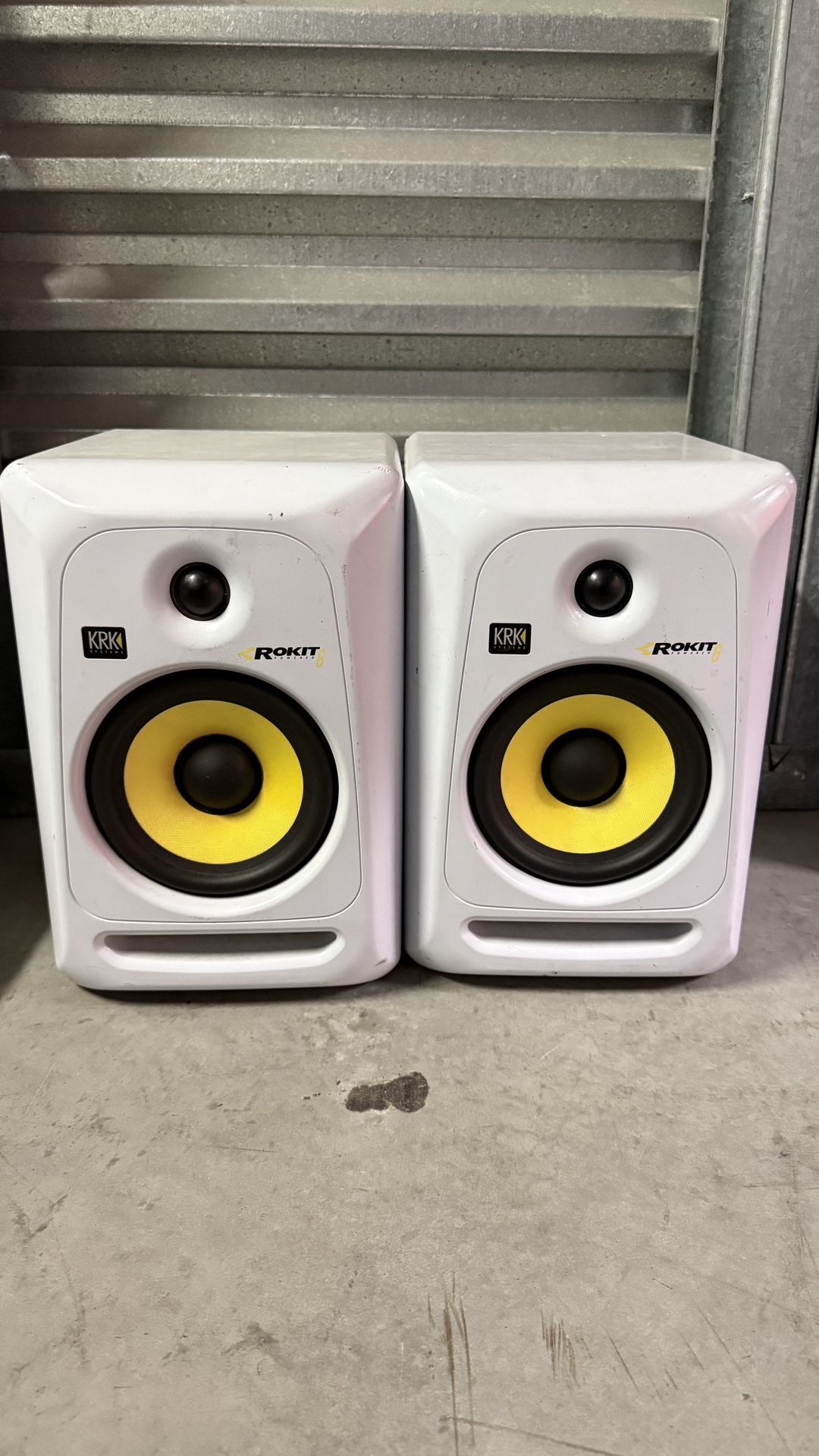 KRK Rokit 6 G2 White Studio Monitors (Pair) – Excellent Sound!