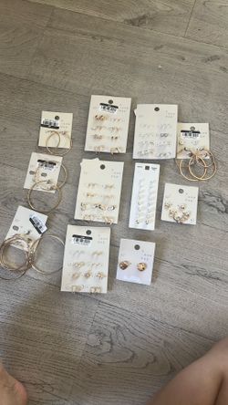 A new day earring 49 pcs mix gold pearl