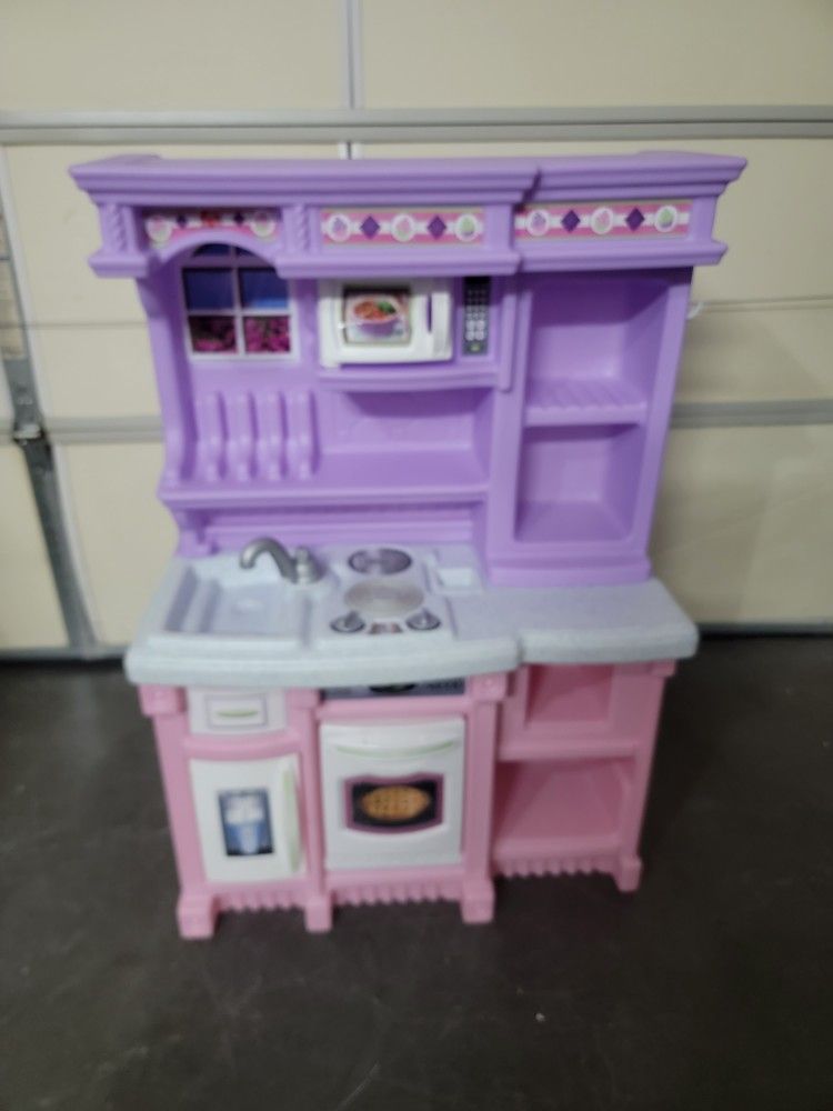 Kids Kitchen In Excellent Condition .