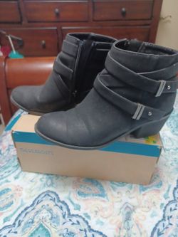 Girls Boots Size 2