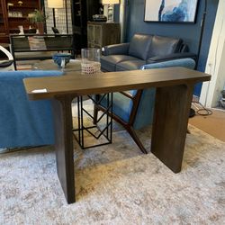 Molinos Console Table