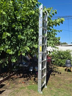 Werner
20 ft. Aluminum Extension Ladder (19 ft. Reach Height) with 225 lb. Load Capacity Type II Duty Rating