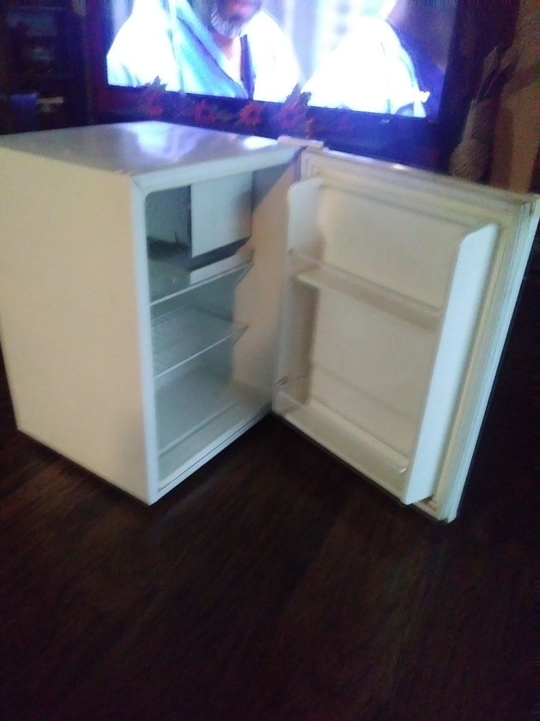 Absocold mini refrigerator for Sale in Ontario, CA OfferUp