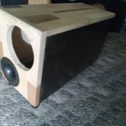  Ported Subwoofer Enclosure for A 6.5" Subwoofer  W/ Stained Birch Sides & 2" Tall Rubber Feet And Very Solid. Perfect For Home Theater Or Car Audio 