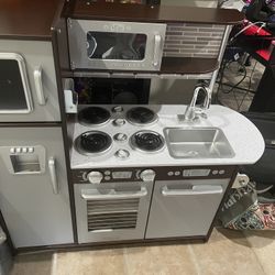 Kids Play Kitchen