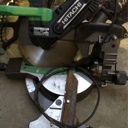 HITACHI C12DFH COMPOUND MITER SAW 12”