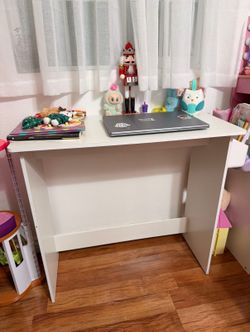 Compact Desk