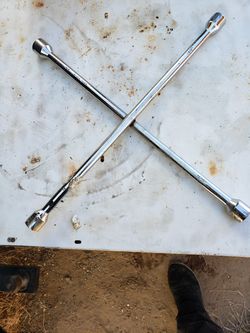 4 way lug wrench